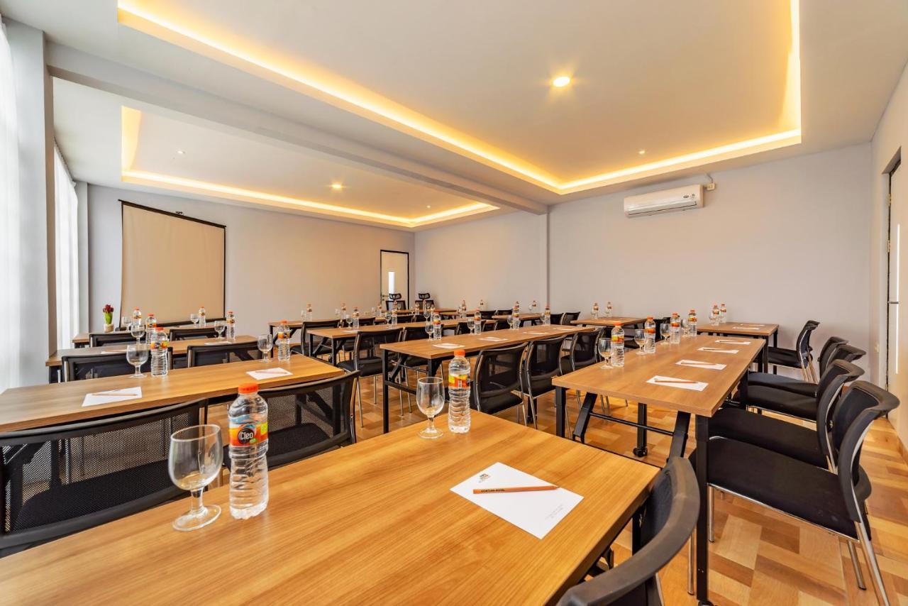 Kontena Hotel Batu  Zewnętrze zdjęcie