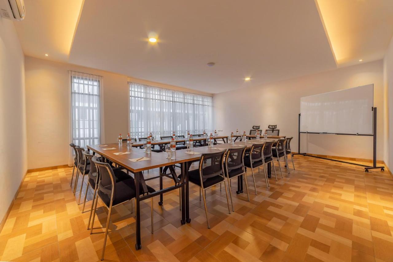 Kontena Hotel Batu  Zewnętrze zdjęcie
