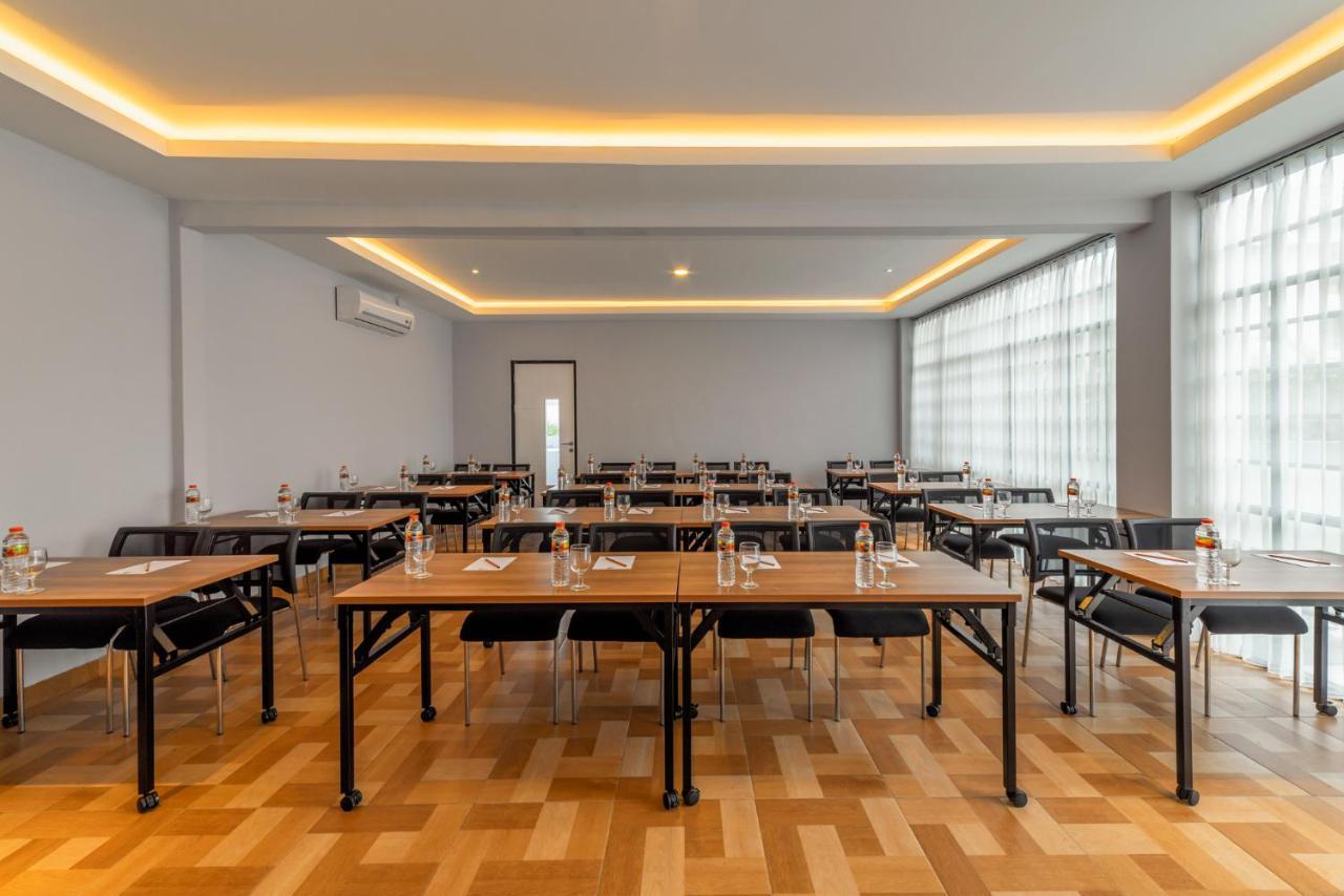 Kontena Hotel Batu  Zewnętrze zdjęcie