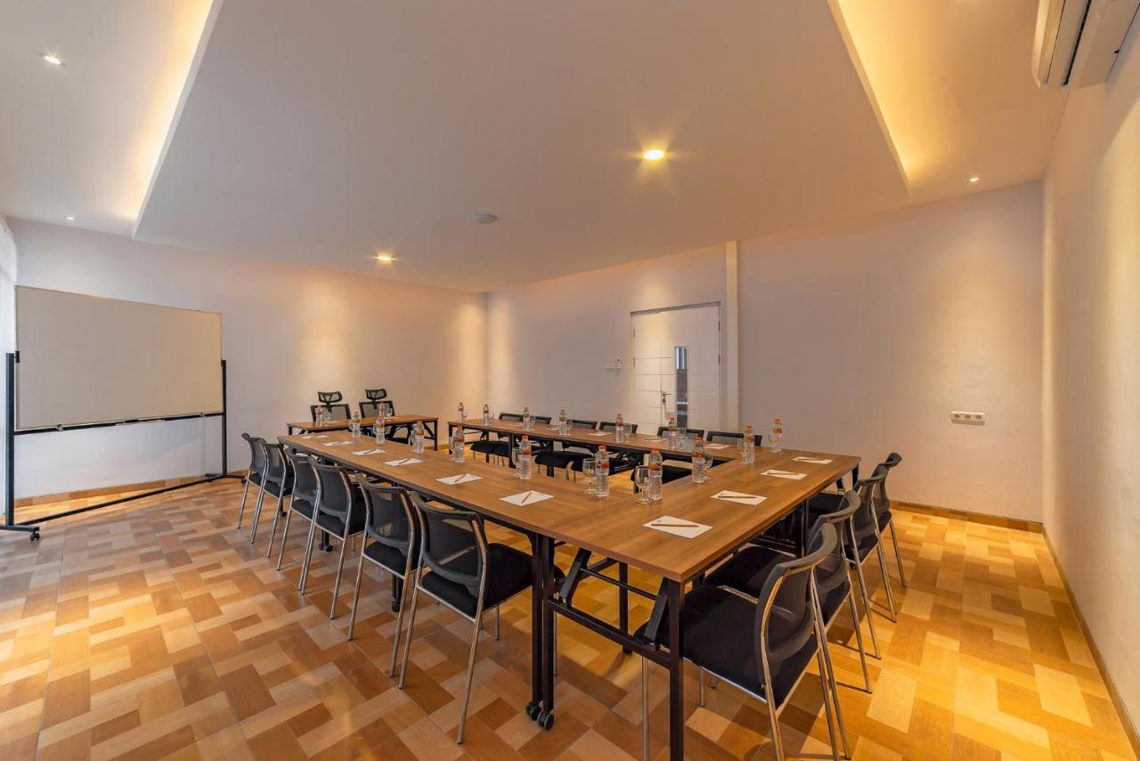 Kontena Hotel Batu  Zewnętrze zdjęcie